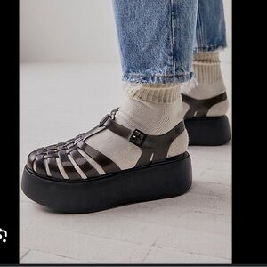 Platform jelly sandals